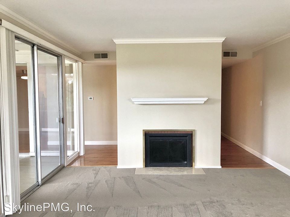 1st image of 2101 Carlmont Dr APT 308