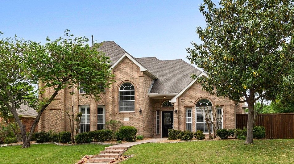 1st image of 100 Peregrine Dr
