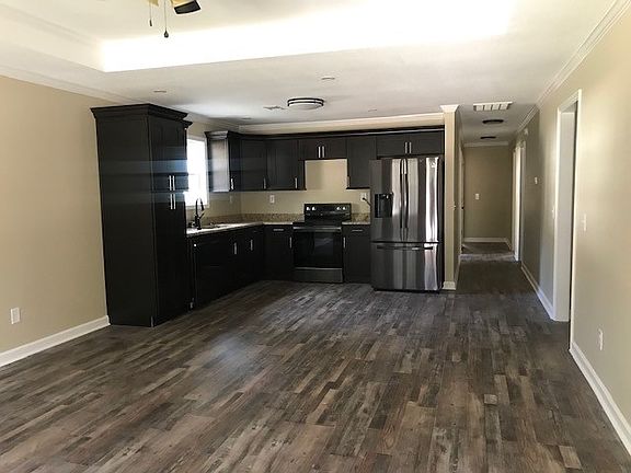 2nd image of 110 Simmons Ln