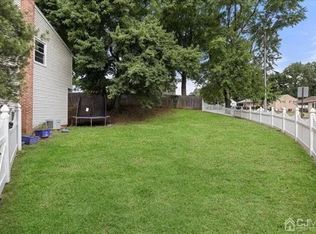 30 Brookside Rd, Edison, NJ 08817