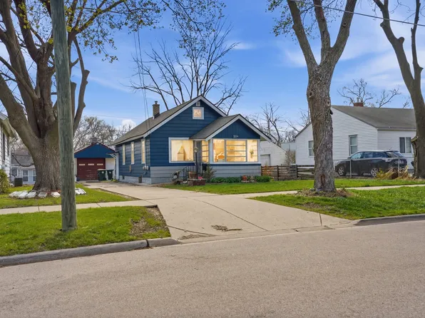 1034 Talma St, Aurora, IL 60505