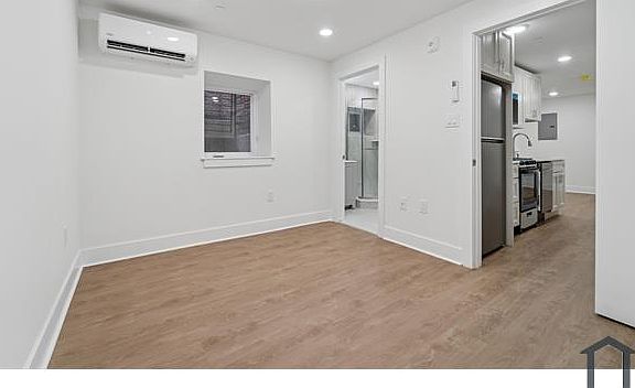 3rd image of 812 W Roosevelt Blvd #2