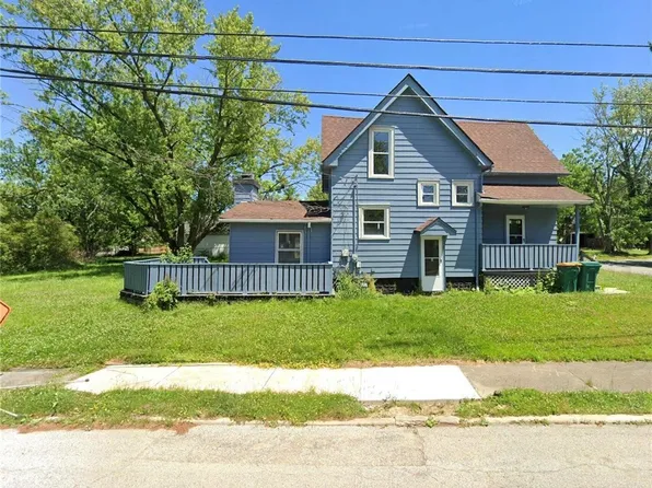 15413 Raymond St, Maple Heights, OH 44137
