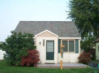 45890 E Edgewater Dr, New Baltimore, MI