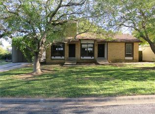 101 Hillside Dr, Elgin, TX 78621