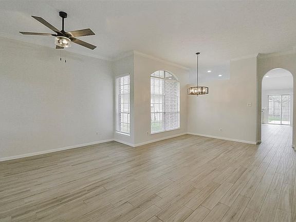 4th image of 5006 Rock Springs Dr