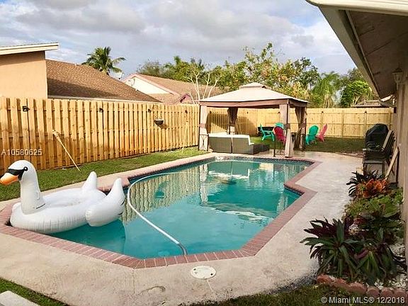 3rd image of 7433 NW 48th Pl