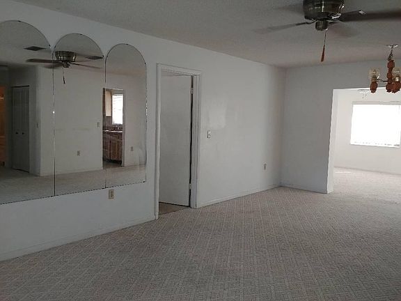 2nd image of 140 Marion Oaks Ln