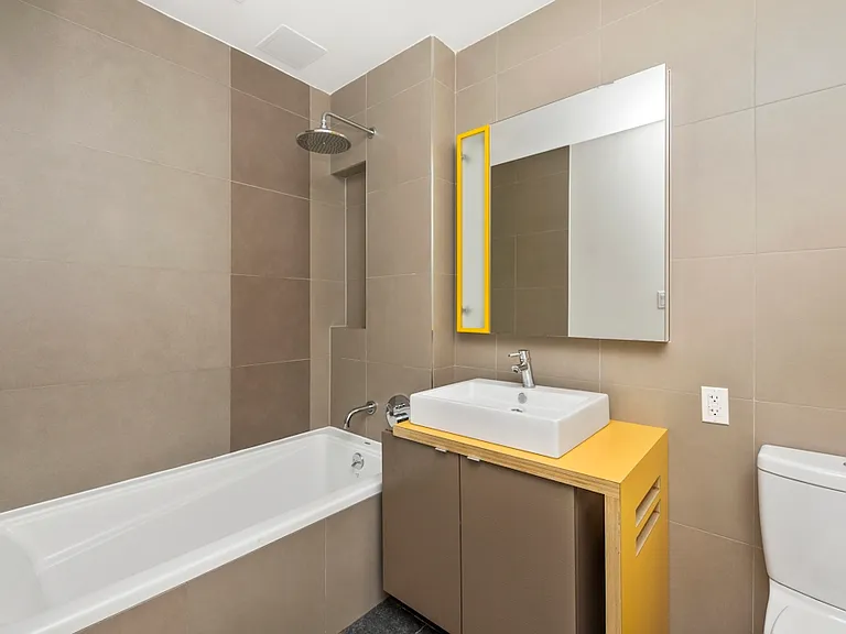 101 Bedford Ave #C609 — Photo 3
