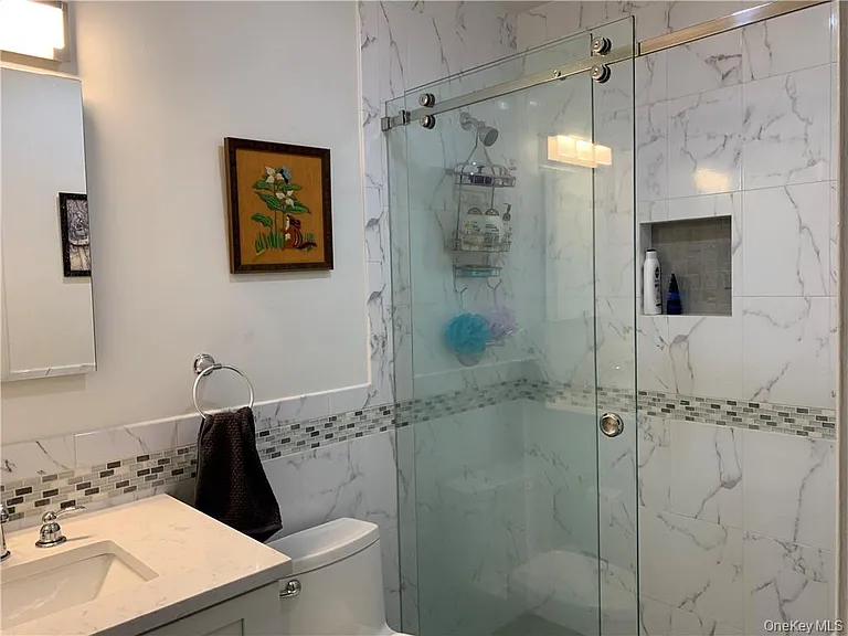121 King St #6 — Photo 8