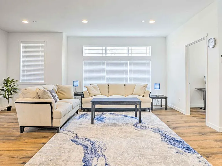 220 Arthur Ln — Photo 4