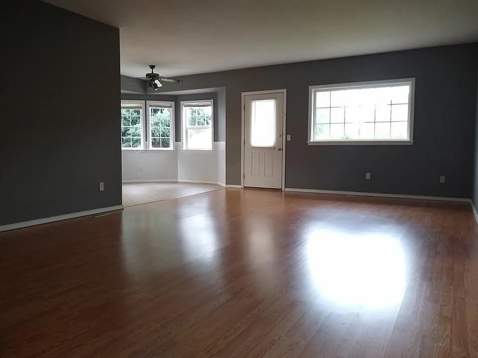3 bed, 1499 sqft, $2,150 — Photo 4