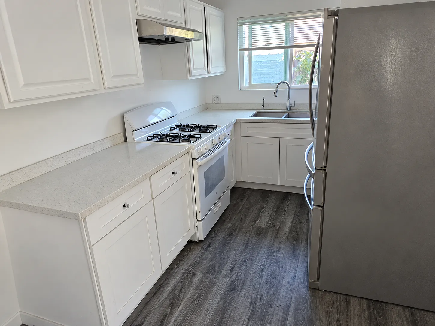 2 bed, 750 sqft, $3,000 — Photo 4