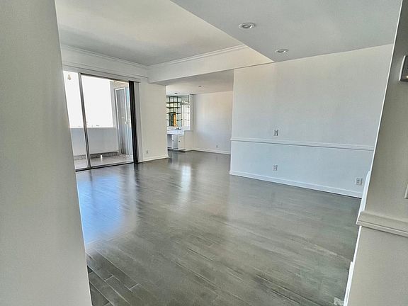 5th image of 7250 Franklin Ave Unit 1109