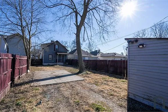 359 Clarendon Ave — Photo 38