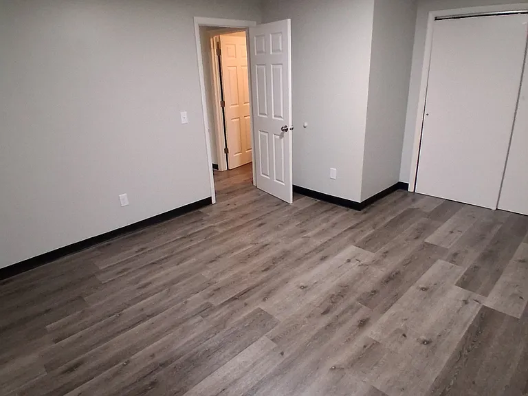 204 Grand Ave #15 — Photo 2