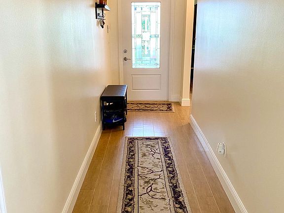5th image of 821 NW Greenwich Ct