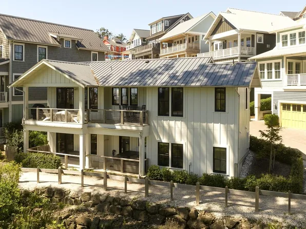 46 Seaside Lane, Pacific Beach, WA 98571