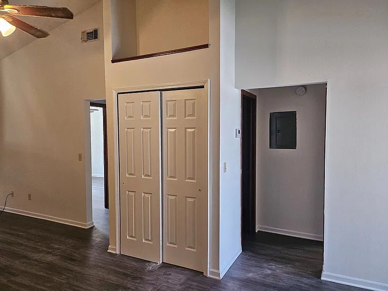 1342 Independence Dr #C — Photo 7
