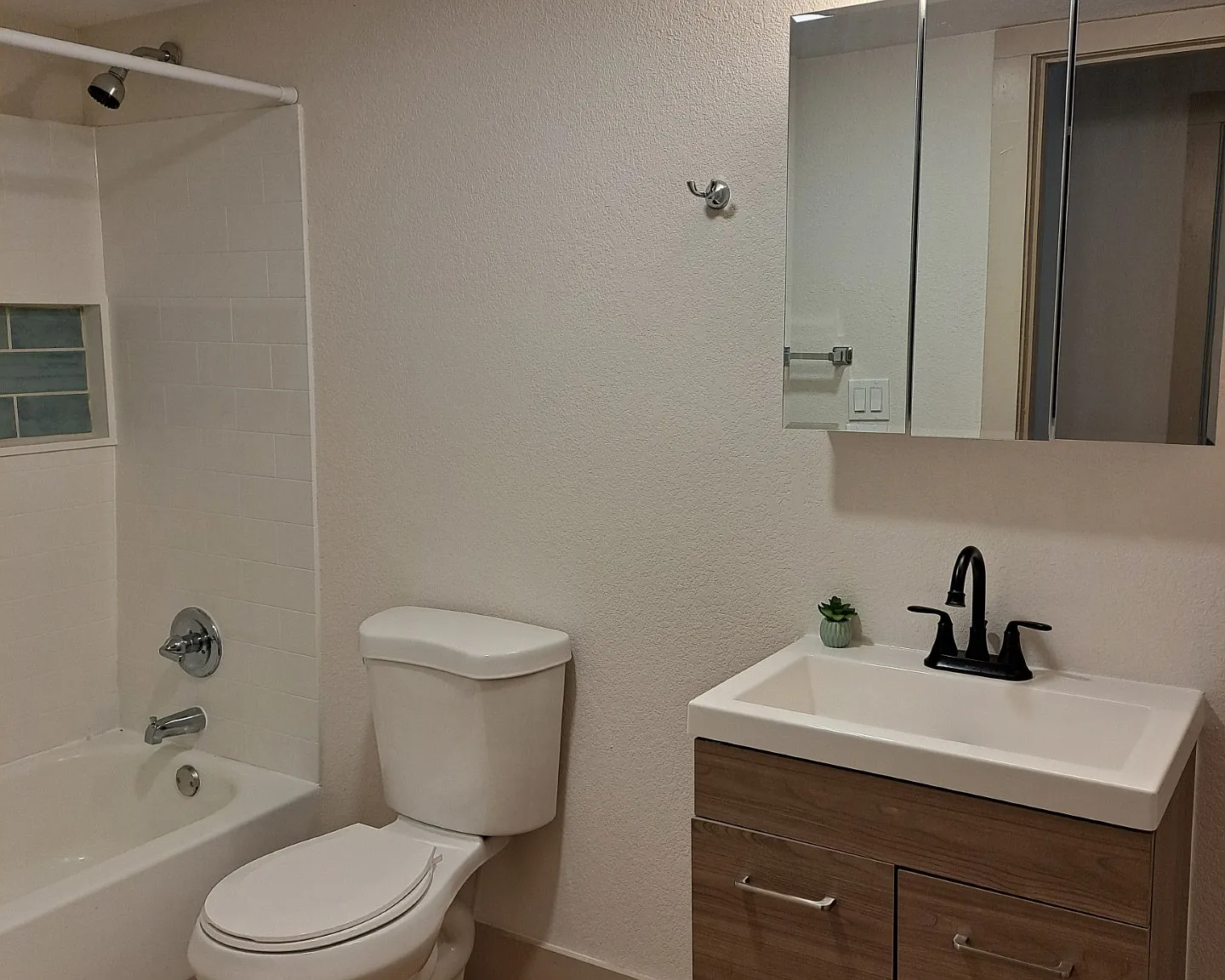 Breakwater Boutique — Photo 4