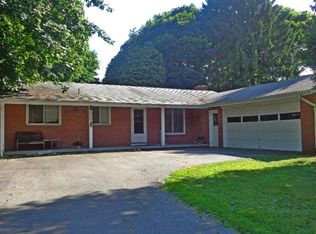 1866 Jackson Rd, Penfield, NY 14526