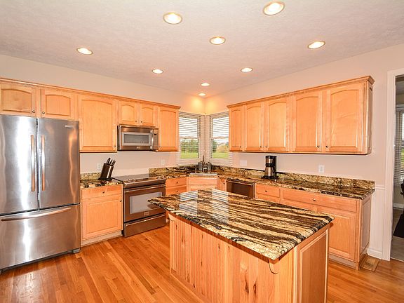4th image of 10970 Fairwoods Dr