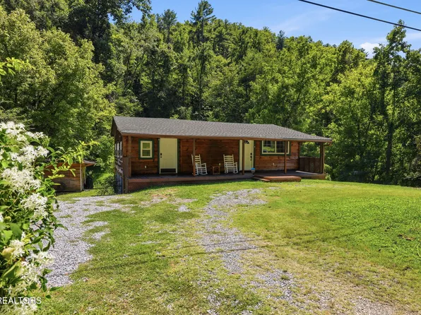 446 Lovers Ln, Townsend, TN 37882