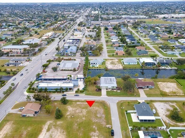 1941 SW Santa Barbara Pl, Cape Coral, FL 33991