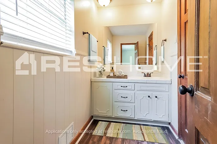 824 Ridge Lane Dr — Photo 12