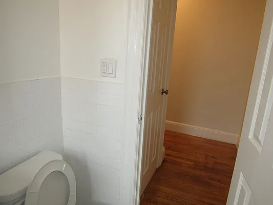 Rented by Kian Realty | media 19