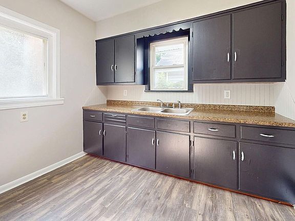 4th image of 687 Merton Ave
