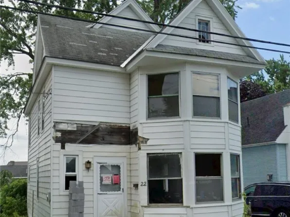 22 Wells St, Johnstown, NY 12095