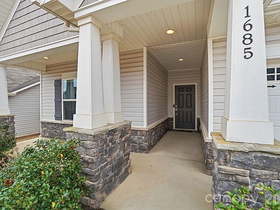 4th image of 1685 Speartip Ln