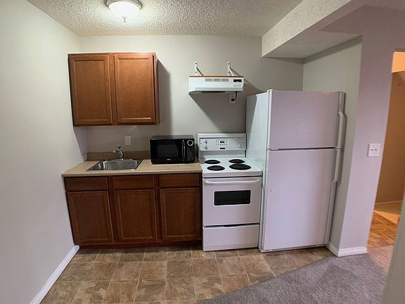 4th image of 168B Fullerton Dr