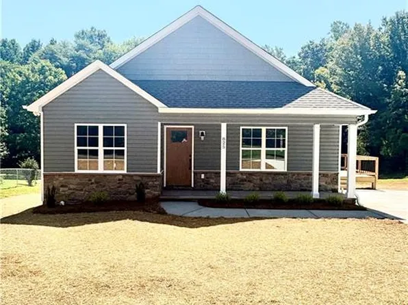 825 Hardison St, Mocksville, NC 27028