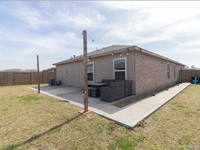 15310 Albert Oak Dr — Photo 23