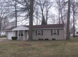 1034 Springwood Dr, Fremont, OH 43420