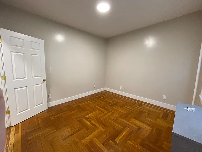 4248 Bronxwood Ave — Photo 13