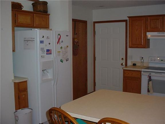 4th image of 26 Coventry Ct