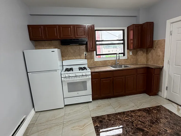 25 Oak St #2 — Photo 14
