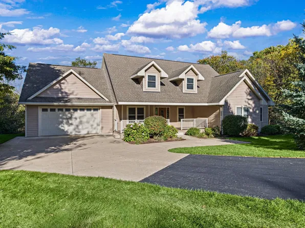 29 Bayward Dr, Galena, IL 61036