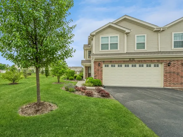 1131 Grayhawk Cir, Algonquin, IL 60102