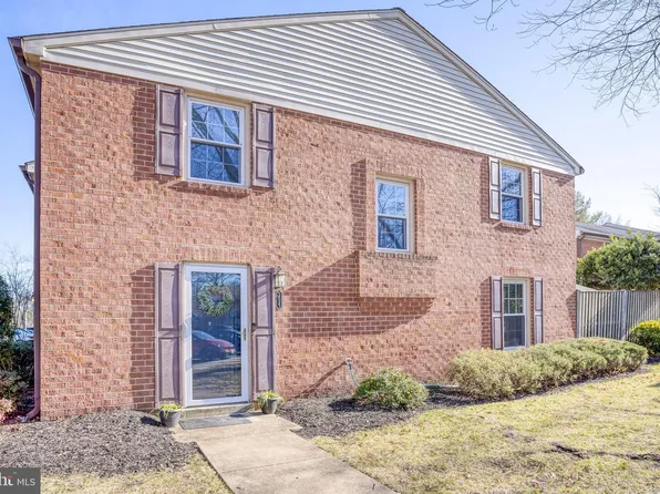 5625 Independence Cir, Alexandria, VA 22312