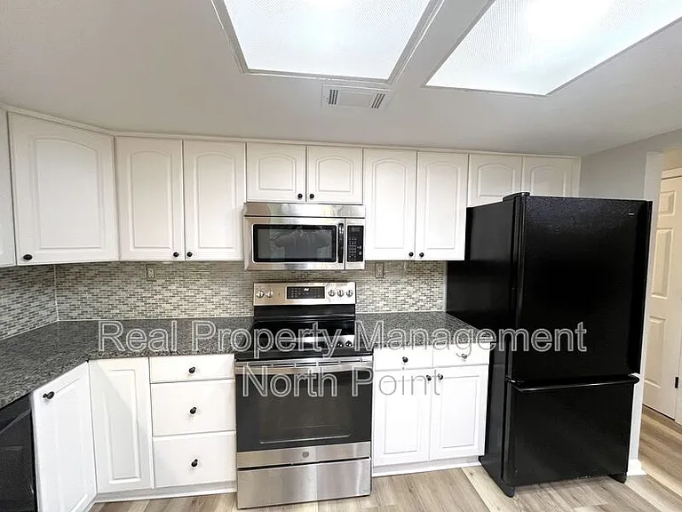3030 Steeplechase Dr — Photo 11