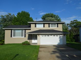 6161 Sunset Dr, Bedford Heights, OH