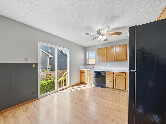 5th image of 1021 Cedar Point Cir