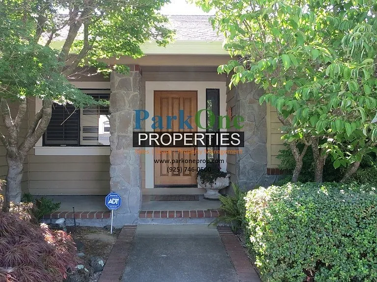 1245 Crown Ct — Photo 7