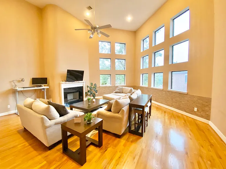 9818 Meredith Elise Ct — Photo 17