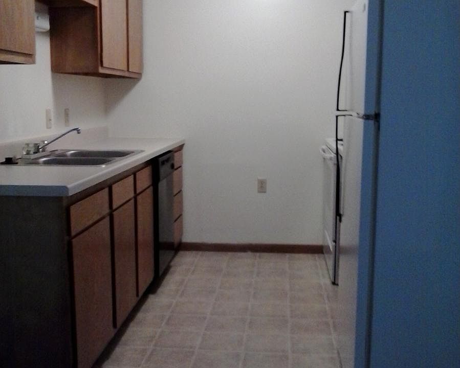 Spacious galley kitchen!