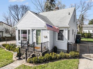 1404 Eleven Mile Rd, Berkley, MI 48072